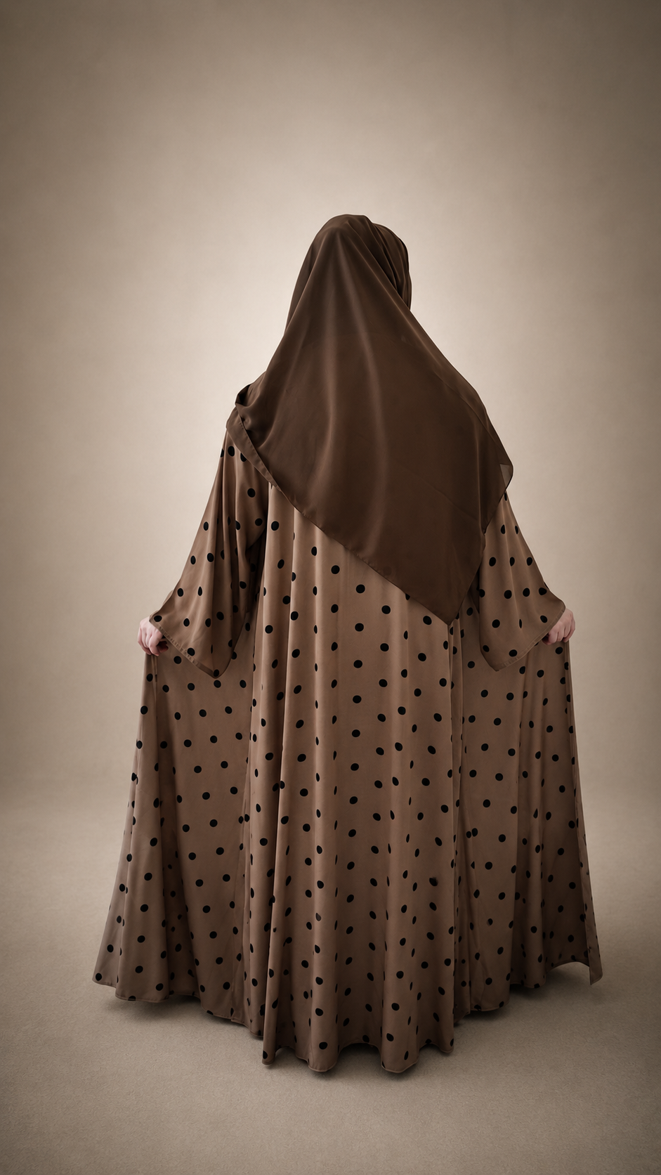 Coffee dot abaya